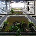 La Pazziella Flat